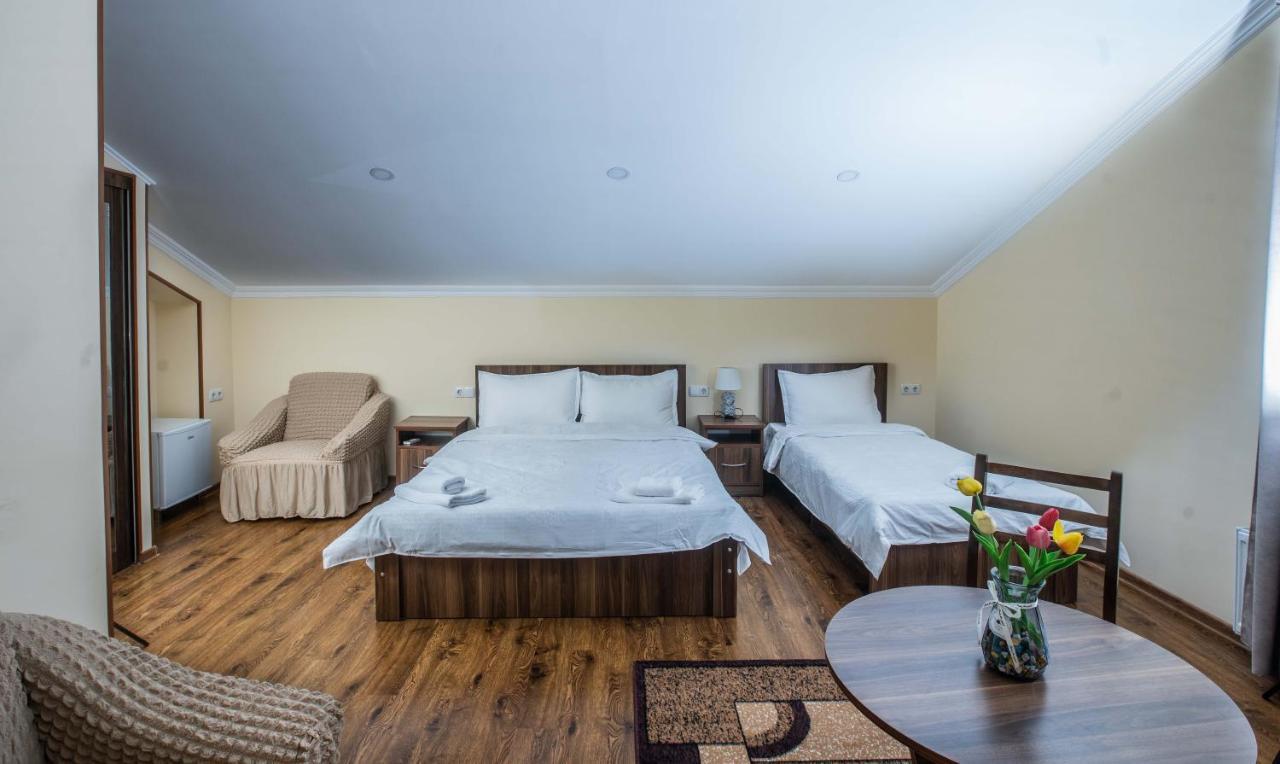 Telav Holl Otel Telavi Dış mekan fotoğraf
