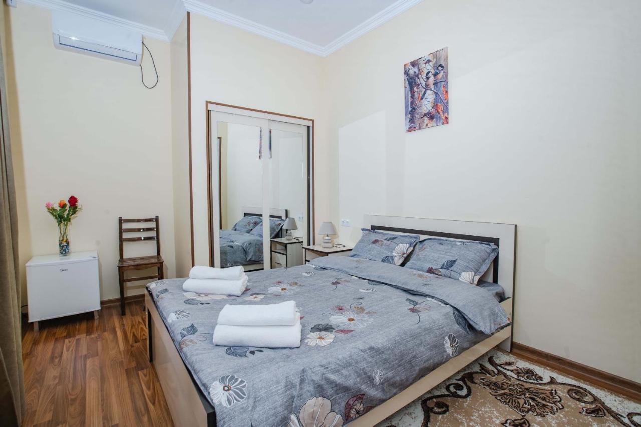 Telav Holl Otel Telavi Dış mekan fotoğraf