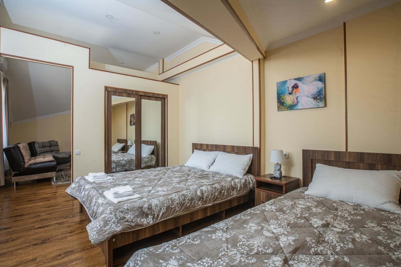 Telav Holl Otel Telavi Dış mekan fotoğraf
