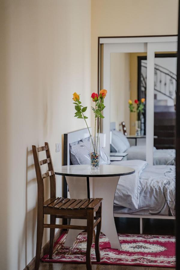 Telav Holl Otel Telavi Dış mekan fotoğraf