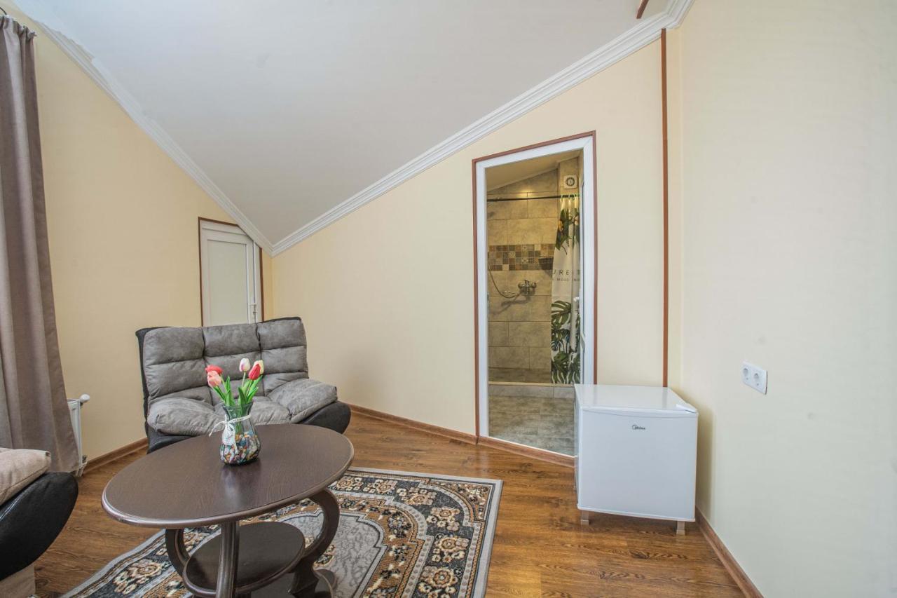 Telav Holl Otel Telavi Dış mekan fotoğraf