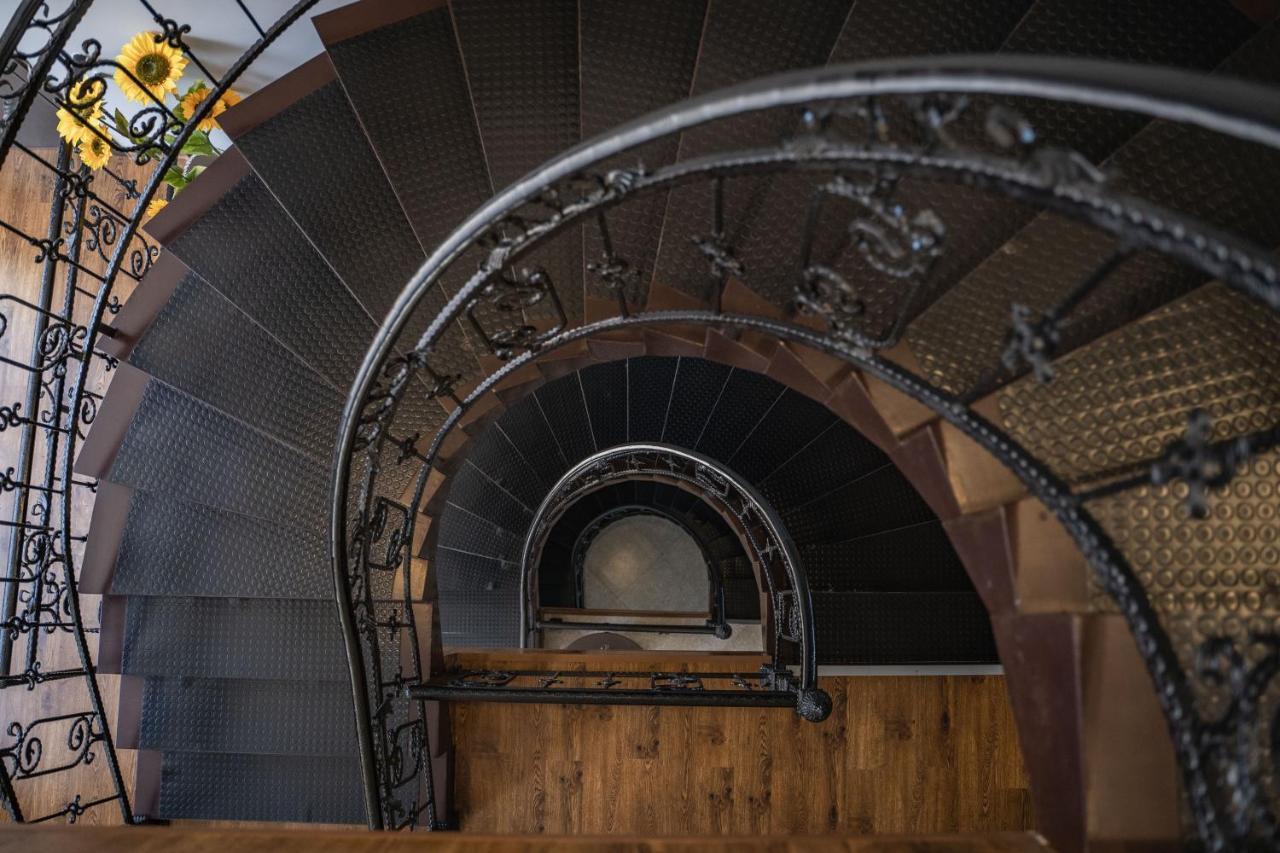 Telav Holl Otel Telavi Dış mekan fotoğraf