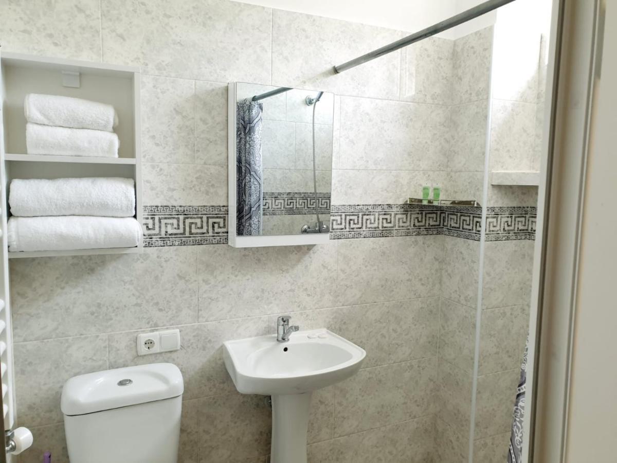 Telav Holl Otel Telavi Dış mekan fotoğraf