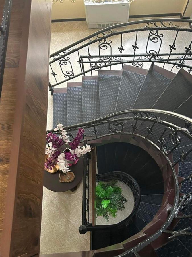 Telav Holl Otel Telavi Dış mekan fotoğraf